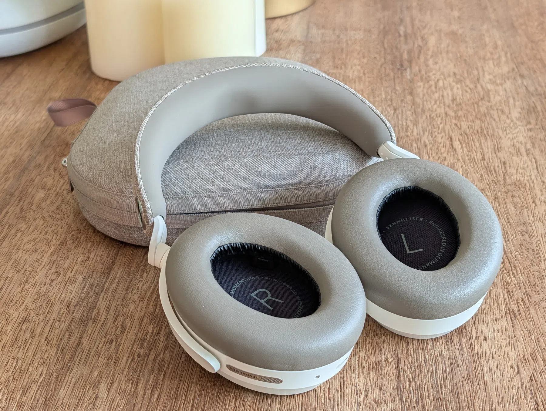 De oorschelpen.